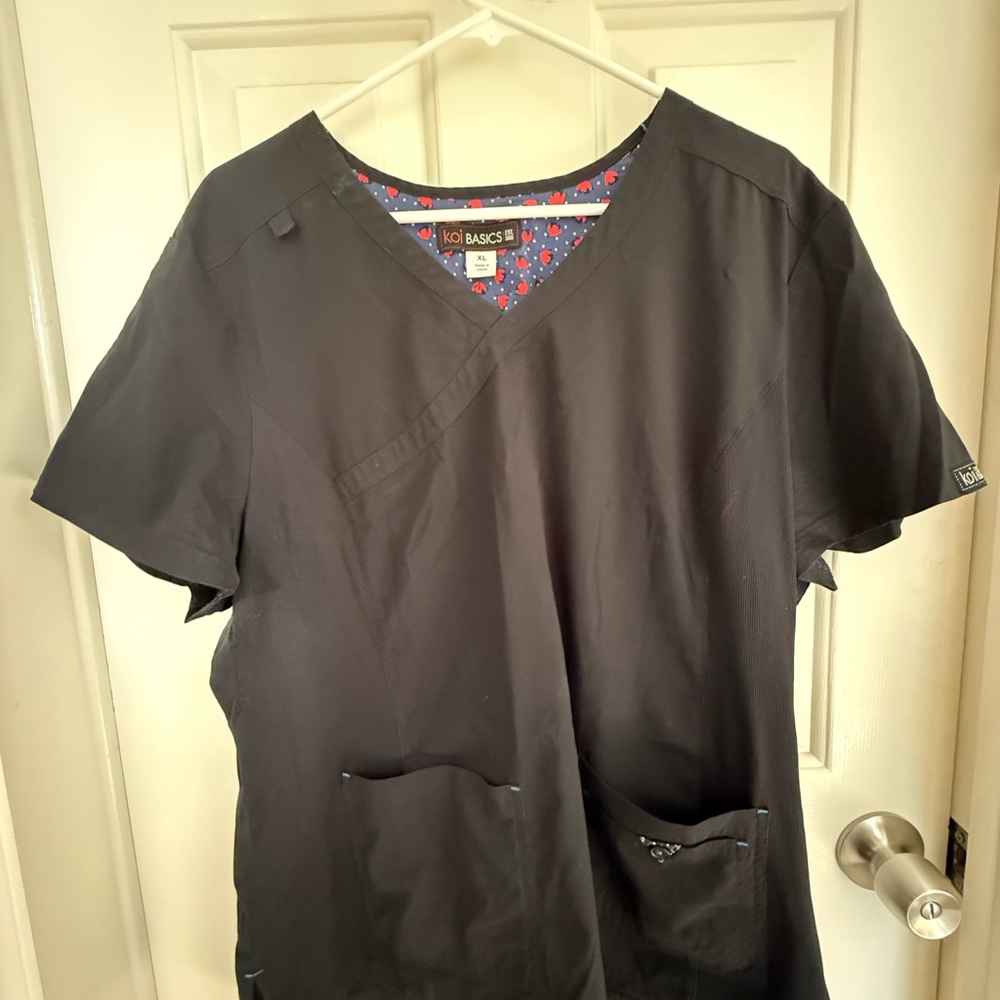 Women’s Black Scrub Top- XL